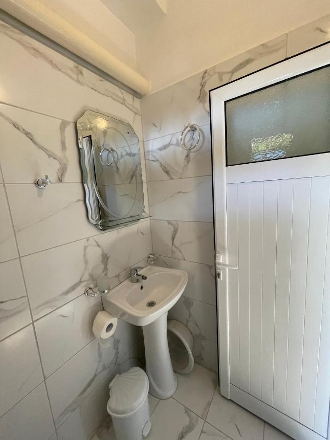 Villa Xhevdet Sarande Ngoại thất bức ảnh